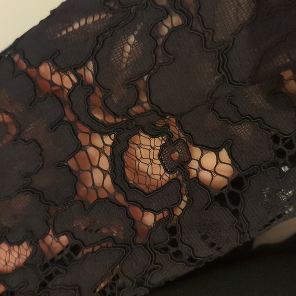 Lace sleeved top - Picture 2 of 4